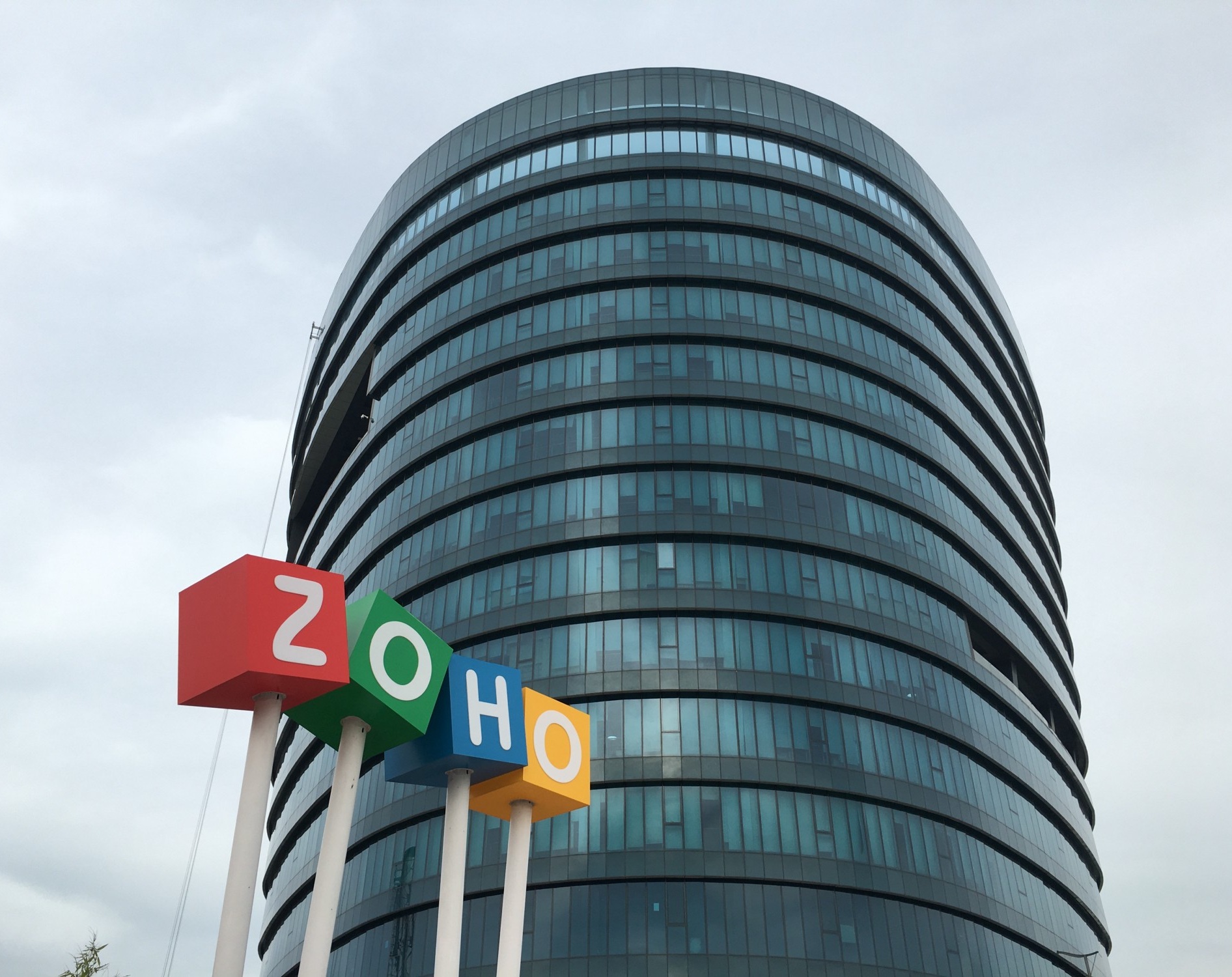 hubspot-vs.-zoho-2021-(which-is-better?)