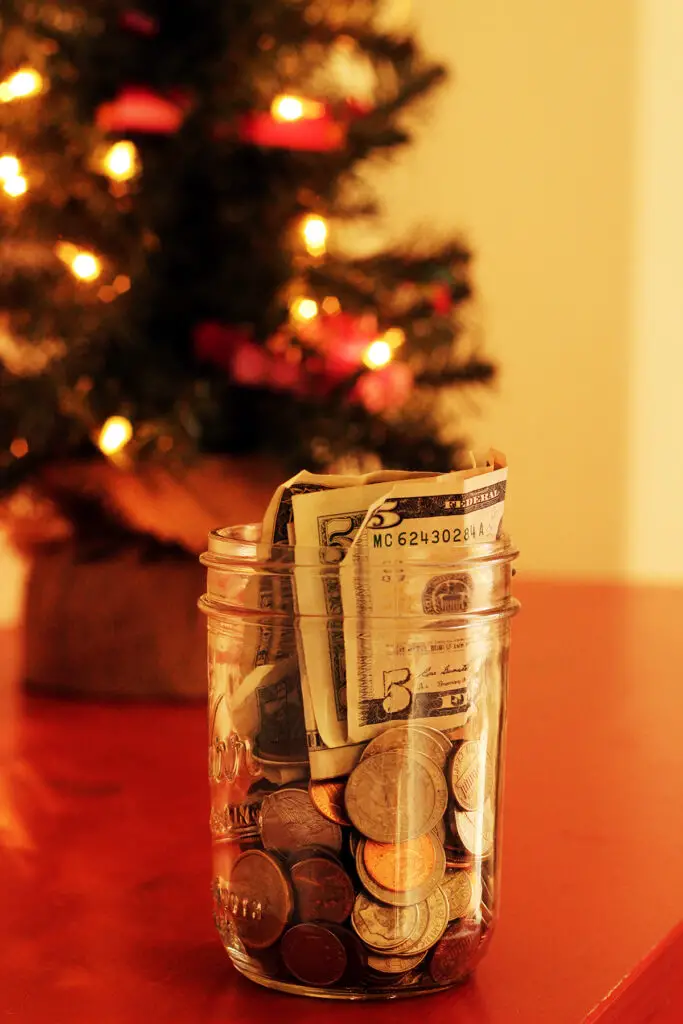 The Art of Frugal Gifting: Saving Money on Presents